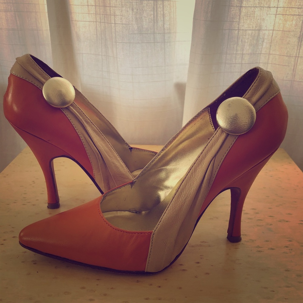 C. Label Vintage heels 👠